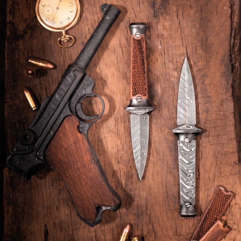 Couteau de botte P08 Damas, Böcker