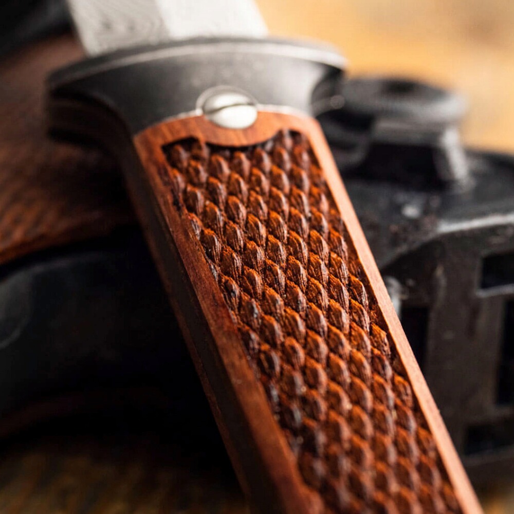 Couteau de botte P08 Damas, Böcker