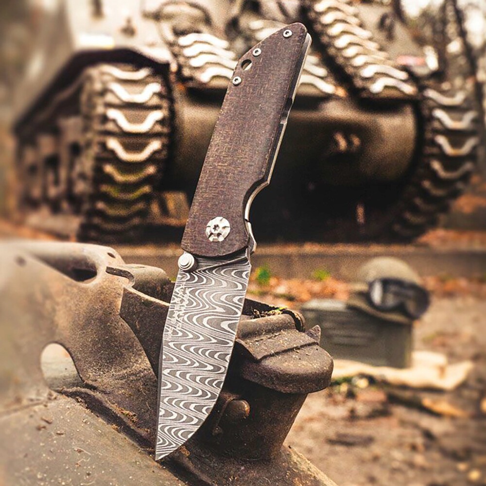 Couteau de poche M4 Sherman Damas, Böcker