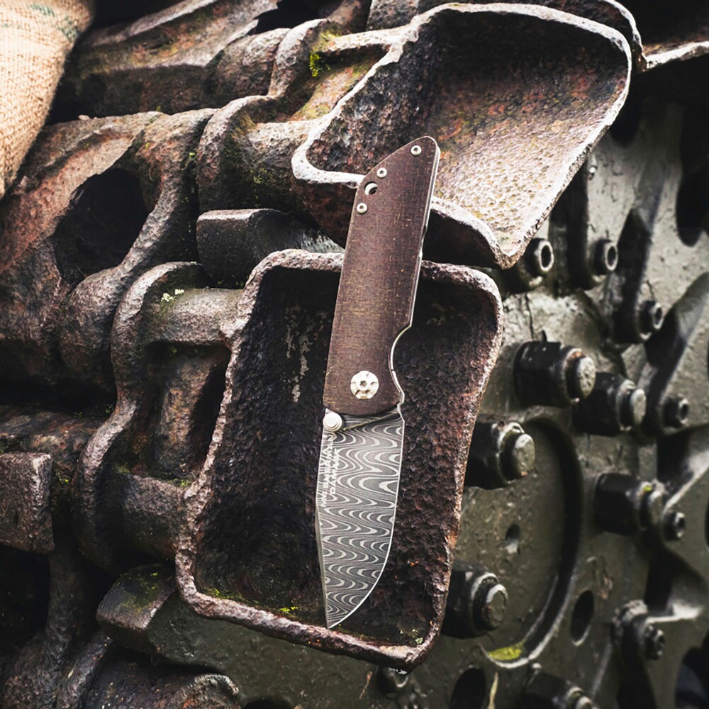 Couteau de poche M4 Sherman Damas, Böcker