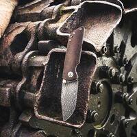 Couteau de poche M4 Sherman Damas, Böcker