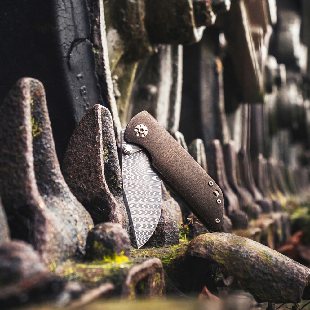 Couteau de poche M4 Sherman Damas, Böcker