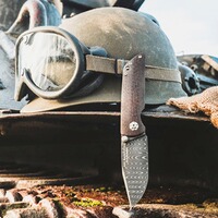 Couteau de poche M4 Sherman Damas, Böcker