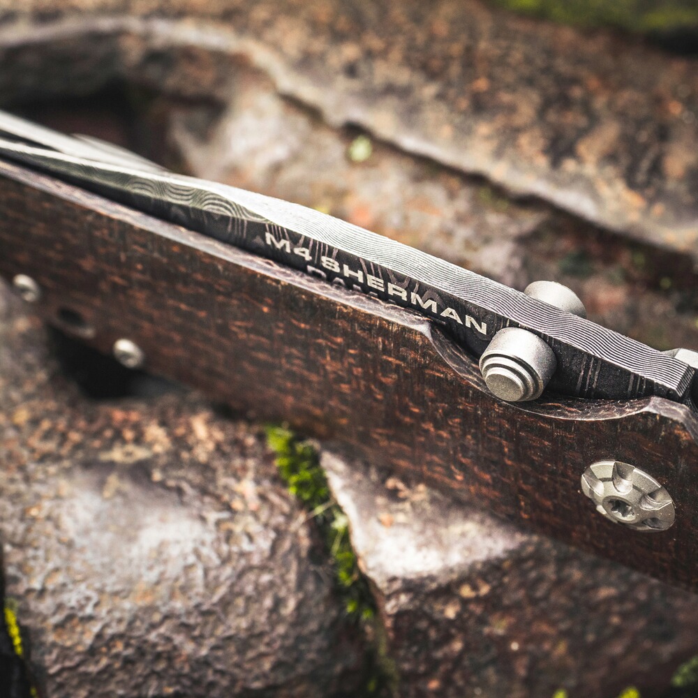 Couteau de poche M4 Sherman Damas, Böcker