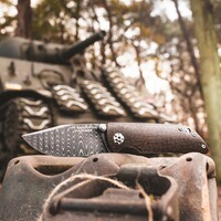 Couteau de poche M4 Sherman Damas, Böcker