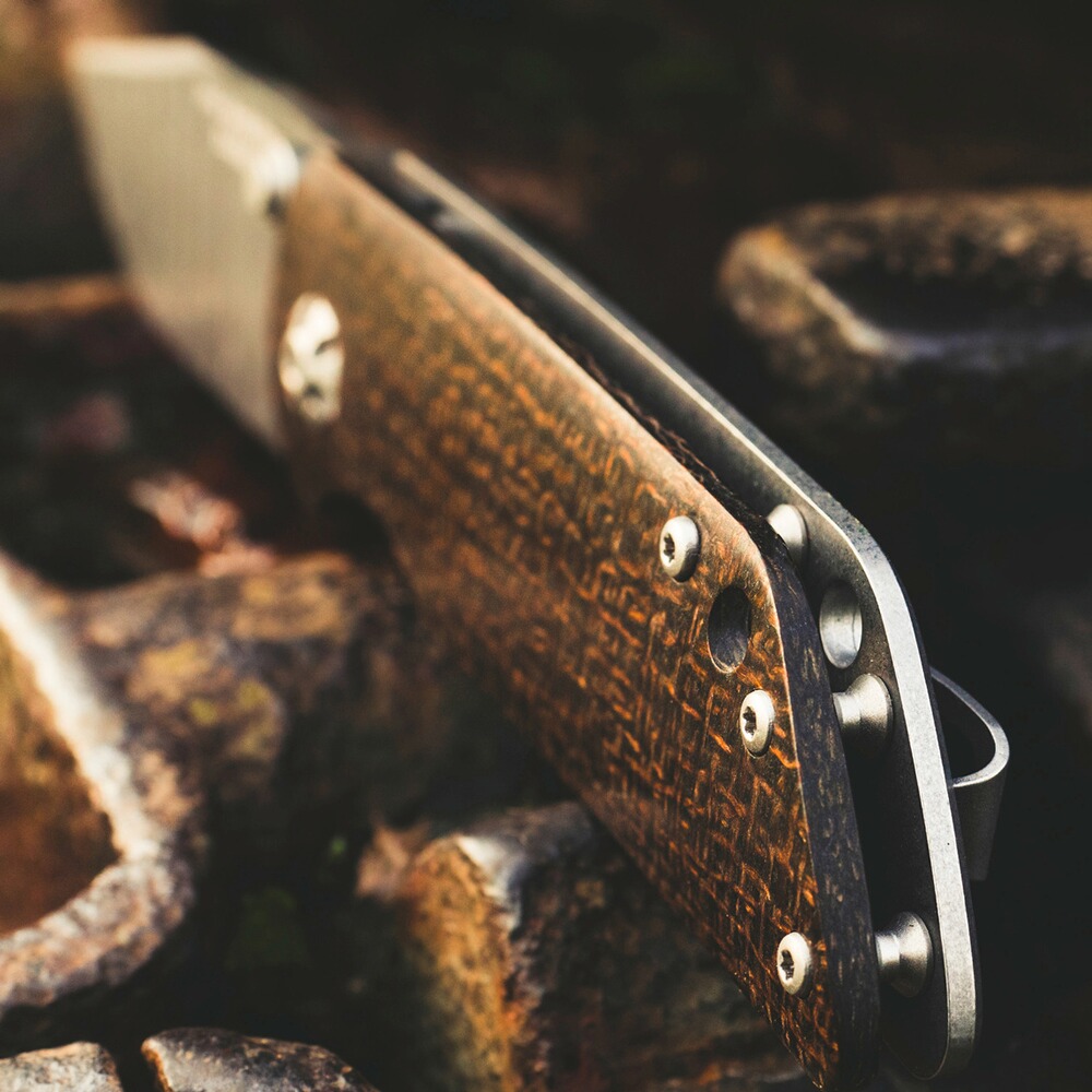 Couteau de poche M4 Sherman Damas, Böcker