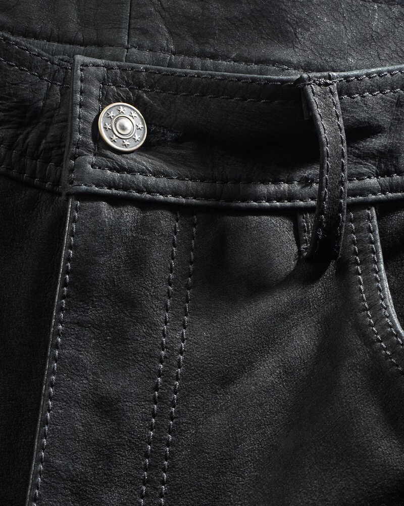 Pantalon en cuir, Luis Steindl