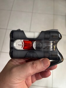 Bewertungsbild zu der Überschrift Il n’est précisé nulle part qu’il faut retirer une partie de la coque du Gardian angel pour pouvoir installer le viseur laser